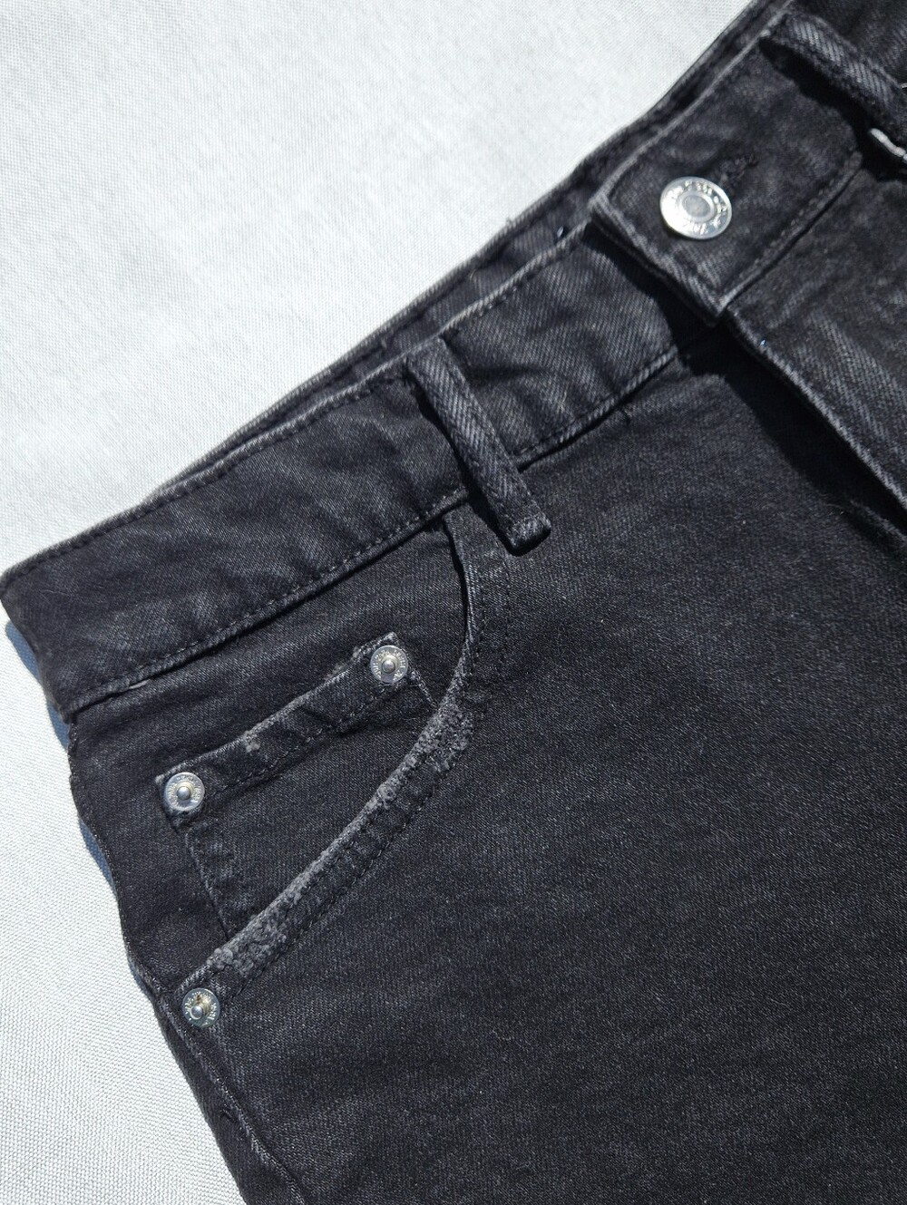 Zara NWT Black High Waisted Cut Off Jean Shorts Size 8 - Picture 4 of 13